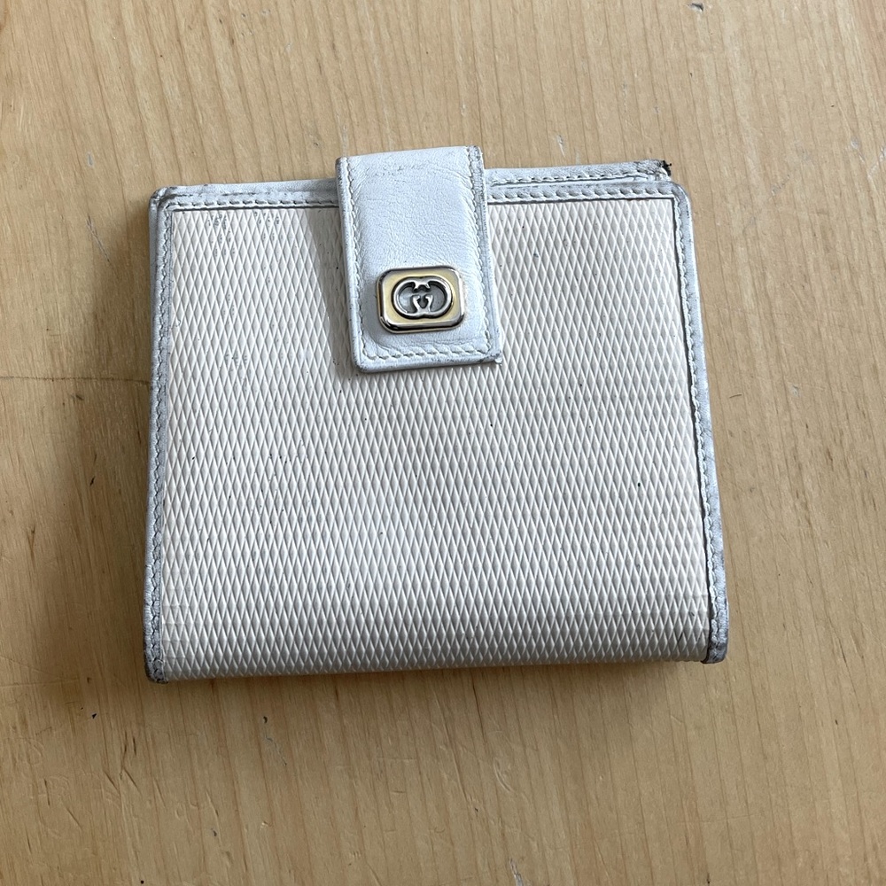 AUTHENTIC VINTAGE GUCCI WALLET !! UNISEX 😉